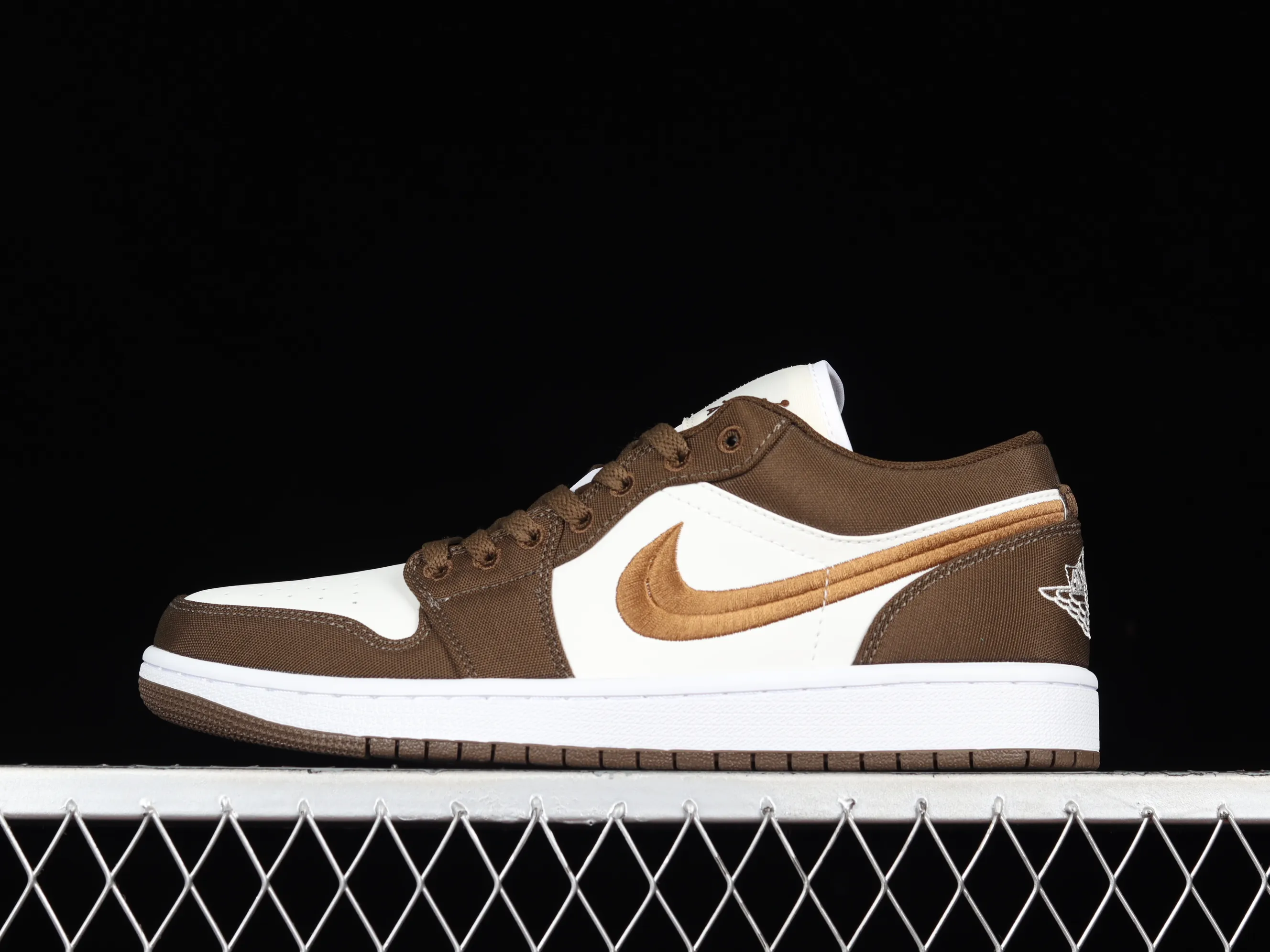 All categories Air Jordan Jordan series basketball shoes Air Jordan 1 Low Z version Air Jordan 1 Low "Mocha Toe" AJ1 Joe 1 Mocha low-top cultural and leisure sports sneakers DV0426-301